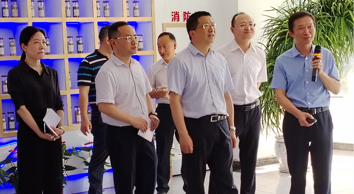四川證監局黨委書(shū)記、局長(cháng)唐理斌一行來(lái)公司調研